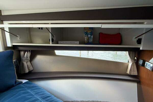 Carver C36 Command Bridge Yacht For Sale