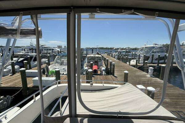 Carver C36 Command Bridge Yacht For Sale