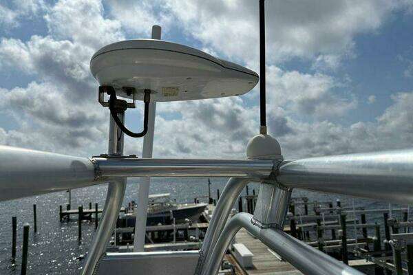 Carver C36 Command Bridge Yacht For Sale