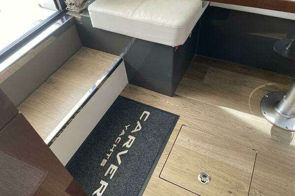 Carver C36 Command Bridge Yacht For Sale