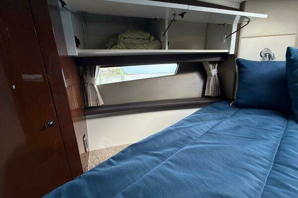 Carver C36 Command Bridge Yacht For Sale