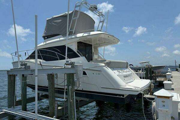 Carver C36 Command Bridge Yacht For Sale