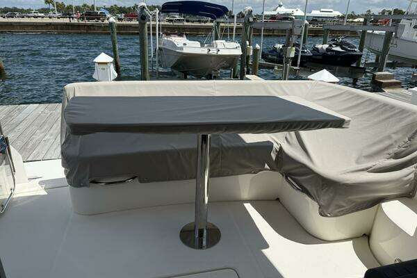 Carver C36 Command Bridge Yacht For Sale