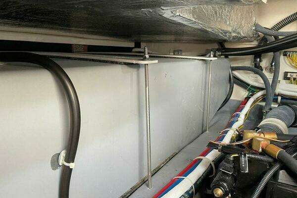 Carver C36 Command Bridge Yacht For Sale