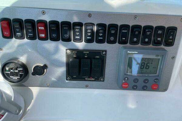 Carver C36 Command Bridge Yacht For Sale