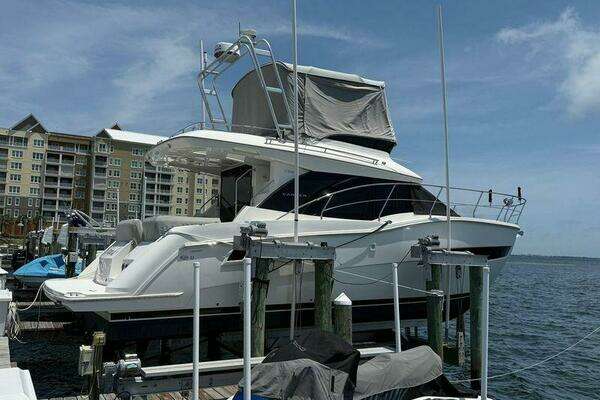 Carver C36 Command Bridge Yacht For Sale