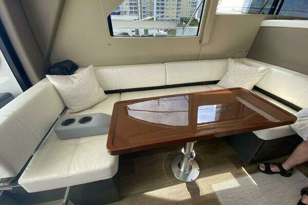 Carver C36 Command Bridge Yacht For Sale
