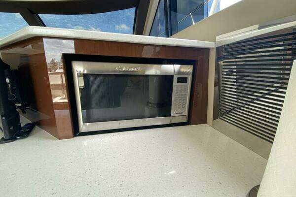 Carver C36 Command Bridge Yacht For Sale