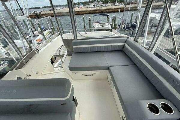 Carver C36 Command Bridge Yacht For Sale