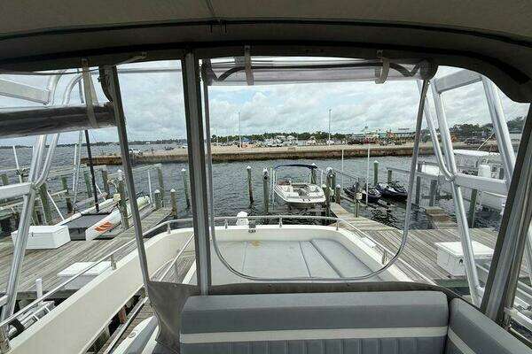 Carver C36 Command Bridge Yacht For Sale