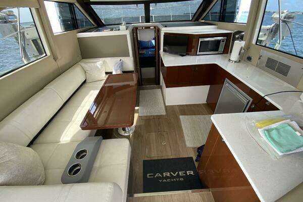 Carver C36 Command Bridge Yacht For Sale