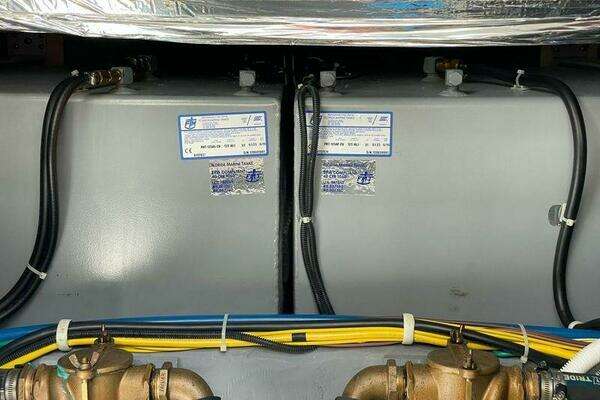 Carver C36 Command Bridge Yacht For Sale