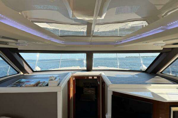 Carver C36 Command Bridge Yacht For Sale