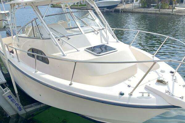 Photo of the 2005 Grady-White Marlin 300