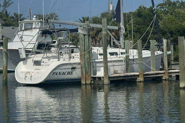 Photo of the 2004 Hunter 