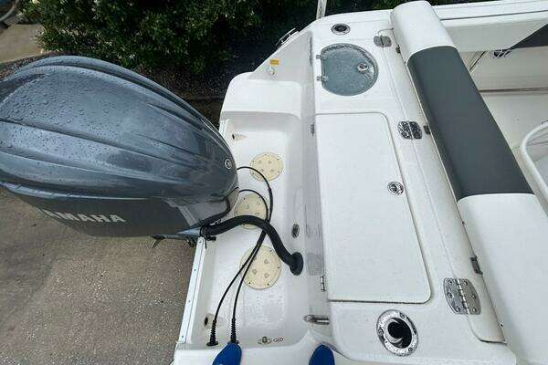 Photo of the 2022 Robalo R242 Center Console