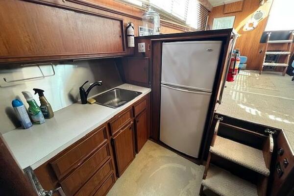 43ft Hatteras Yacht For Sale