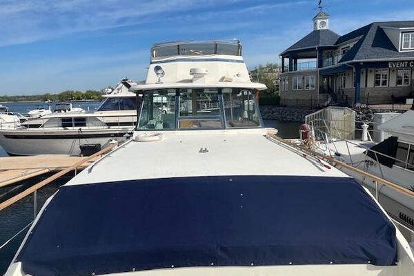 43ft Hatteras Yacht For Sale