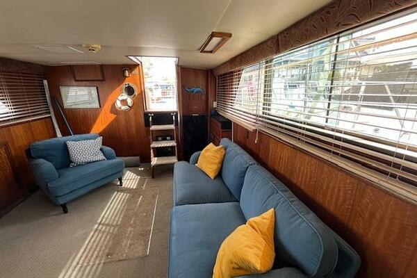 43ft Hatteras Yacht For Sale