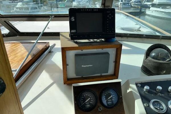 43ft Hatteras Yacht For Sale