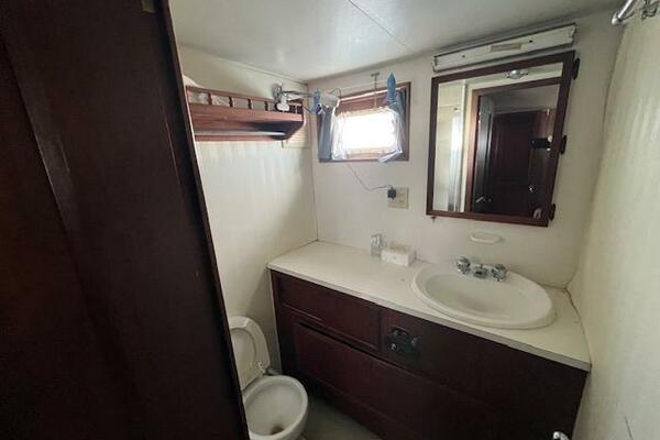 43ft Hatteras Yacht For Sale