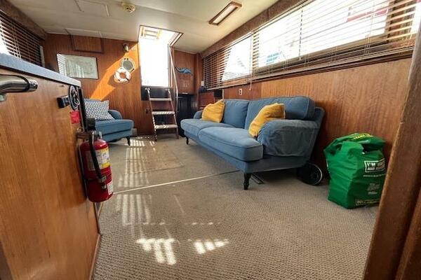 43ft Hatteras Yacht For Sale