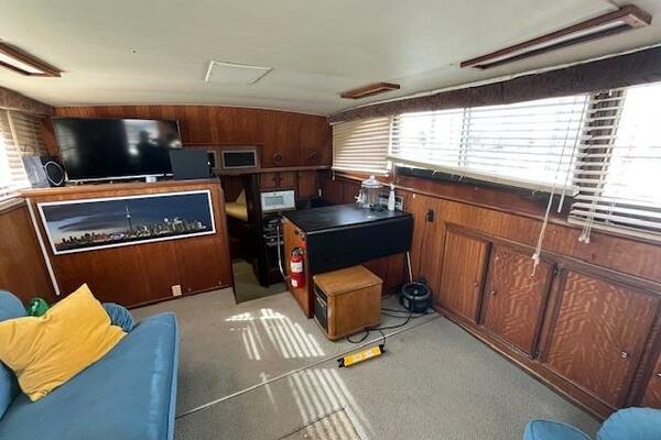 43ft Hatteras Yacht For Sale