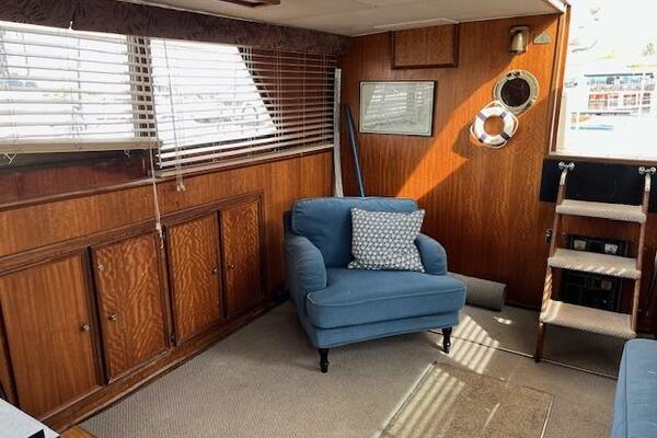 43ft Hatteras Yacht For Sale