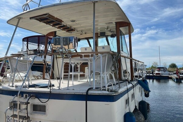 43ft Hatteras Yacht For Sale