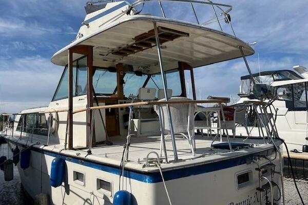 43ft Hatteras Yacht For Sale
