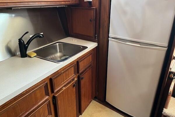 43ft Hatteras Yacht For Sale