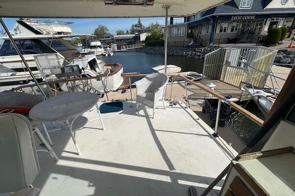 43ft Hatteras Yacht For Sale