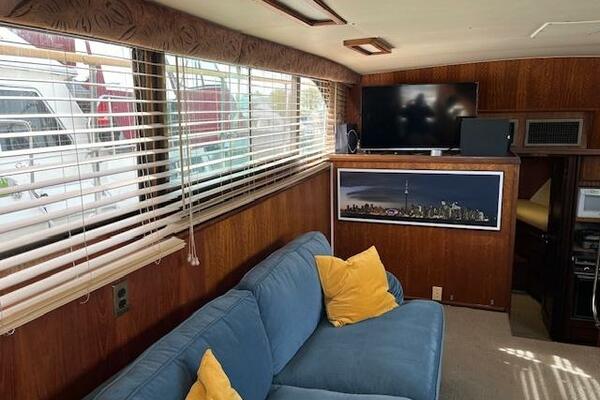 43ft Hatteras Yacht For Sale