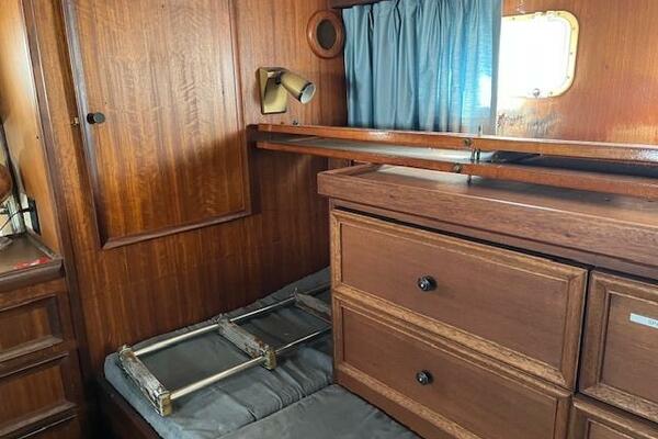 43ft Hatteras Yacht For Sale