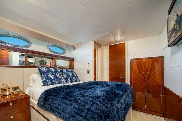 Lazzara Yachts  Yacht For Sale
