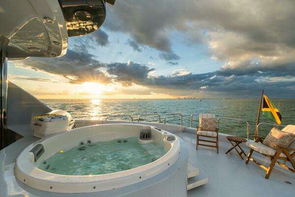 Lazzara Yachts  Yacht For Sale