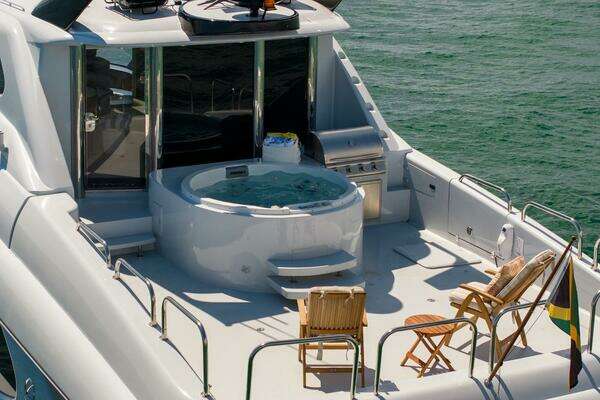 2002 Lazzara Yachts 94
