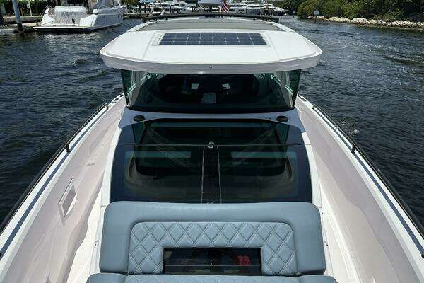 Axopar 37XC Yacht For Sale