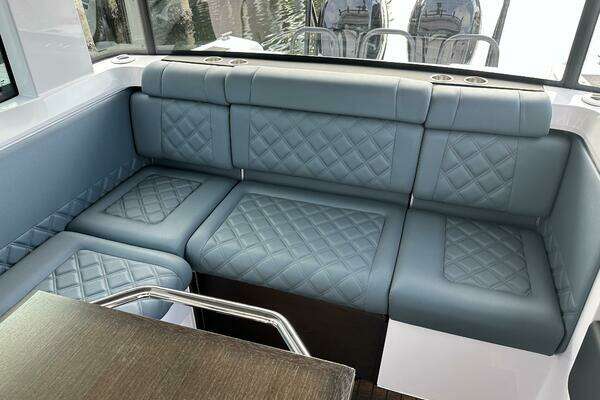 Axopar 37XC Yacht For Sale