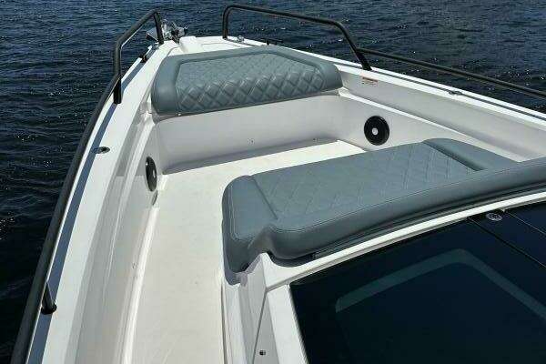 Axopar 37XC Yacht For Sale