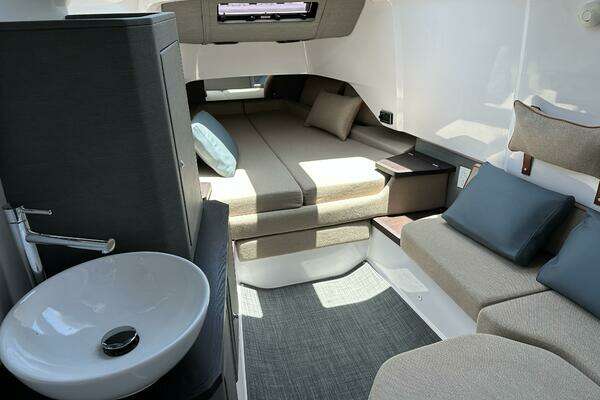 Axopar 37XC Yacht For Sale