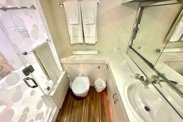 Photo of the 1994 Hatteras Cockpit Motoryacht