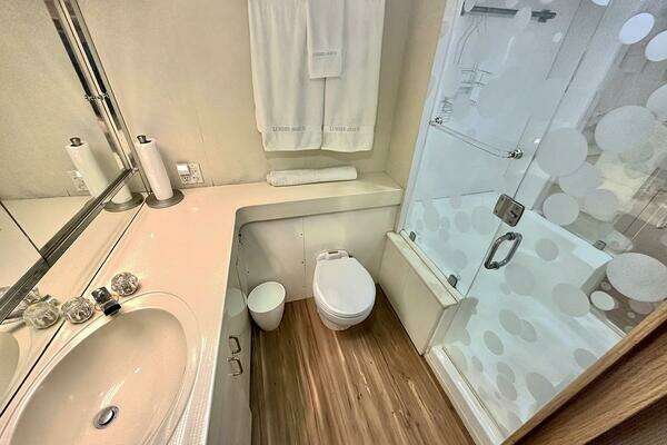 Photo of the 1994 Hatteras Cockpit Motoryacht