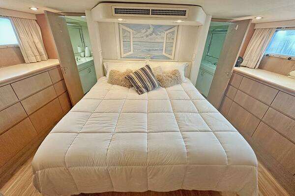 Photo of the 1994 Hatteras Cockpit Motoryacht