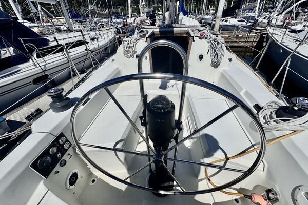 35ft C amp C Yacht For Sale