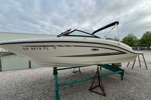 Photo of the 2015 Sea Ray 19 SPX