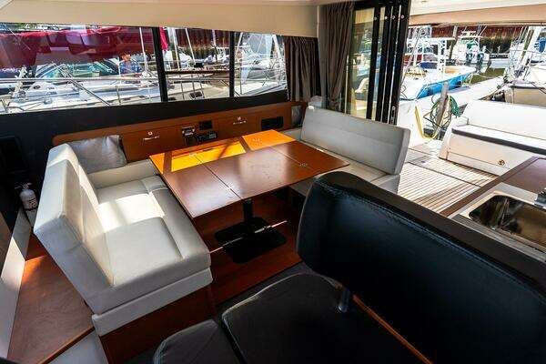 Jeanneau NC 11 Yacht For Sale