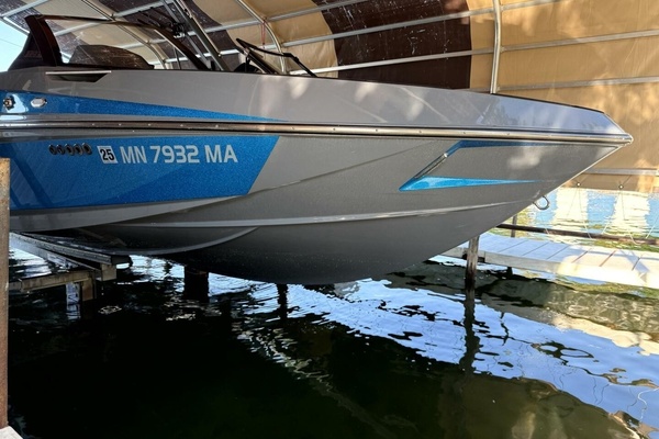 23ft Axis Yacht For Sale