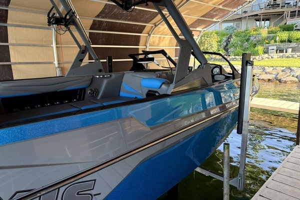 23ft Axis Yacht For Sale