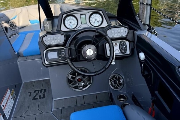 23ft Axis Yacht For Sale